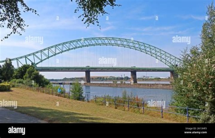Are both runcorn bridge open?
