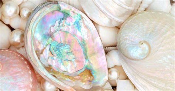 Does mother of pearl change color?