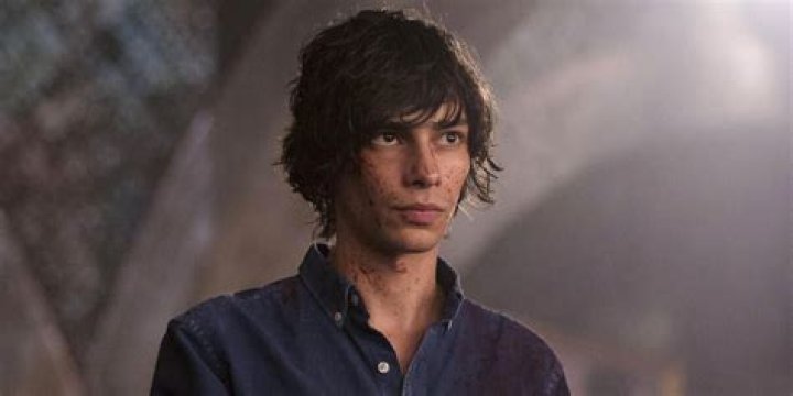 In the 100 does jasper die?