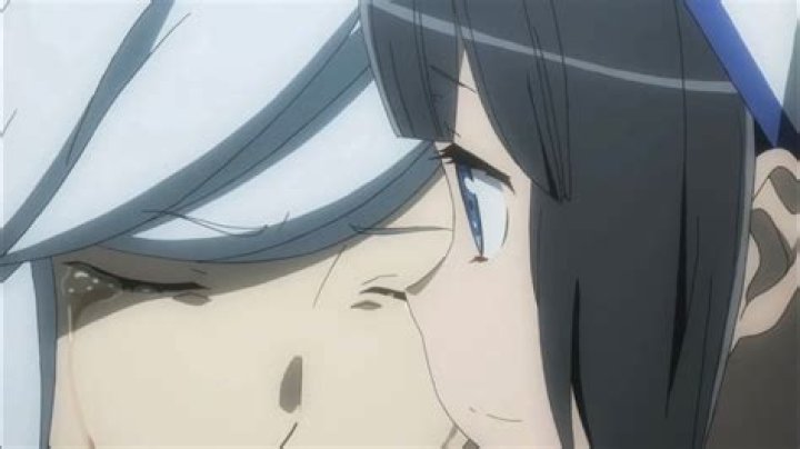Is hestia in love with bell?