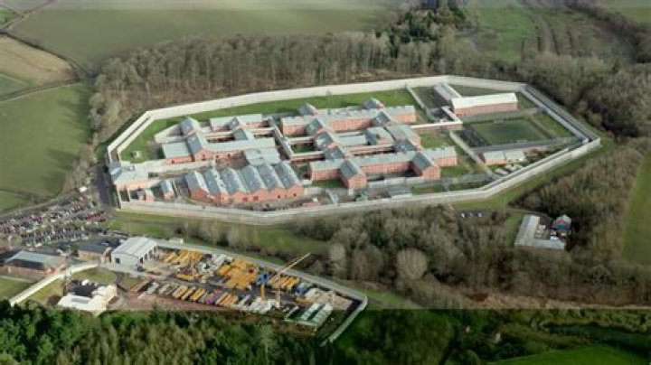 Is hewell prison closing down?