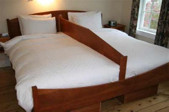 What is a bundling board deadwood?