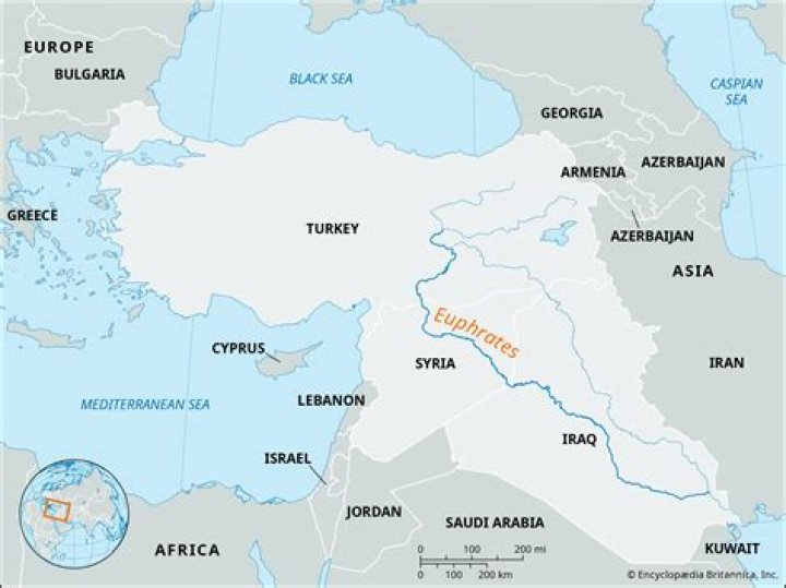Where does tigris river begin and end?
