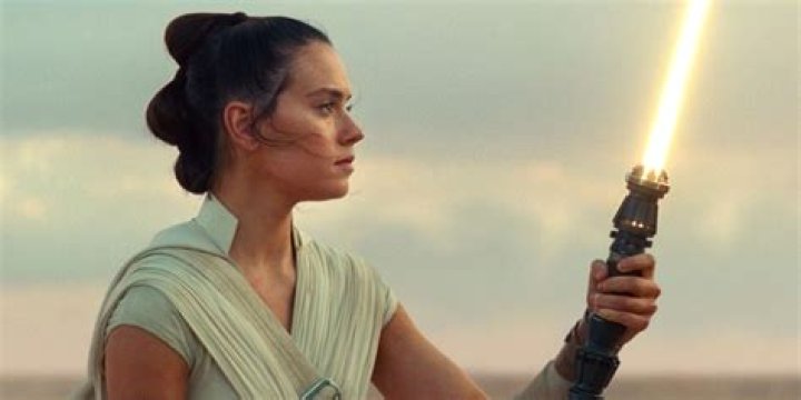 Whos lightsaber did rey have at the end?